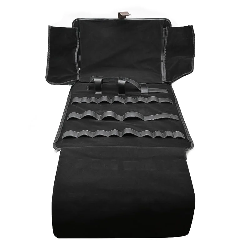 Torba na akcesoria barmańskie. Pasy wewnątrz torby pozwalają na przechowywanie dużej ilości sprzętu barmańskiego. Zdjęcie produktowe na białym tle